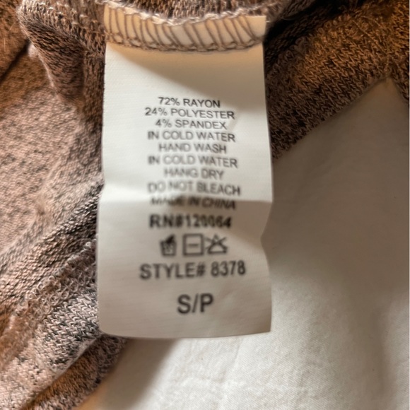 Mind Code Lace-Up Athleisure Pullover - Picture 5 of 5